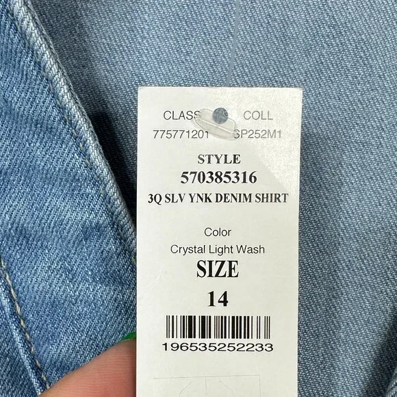 NWT White House Black Market 3/4 Sleeve Yankee Denim Shirt Crystal Light #A1718 - Picture 6 of 8